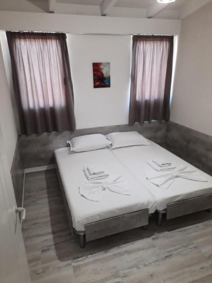 Disy Apartments Vlorë Exteriör bild