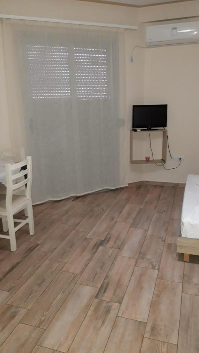 Disy Apartments Vlorë Rum bild