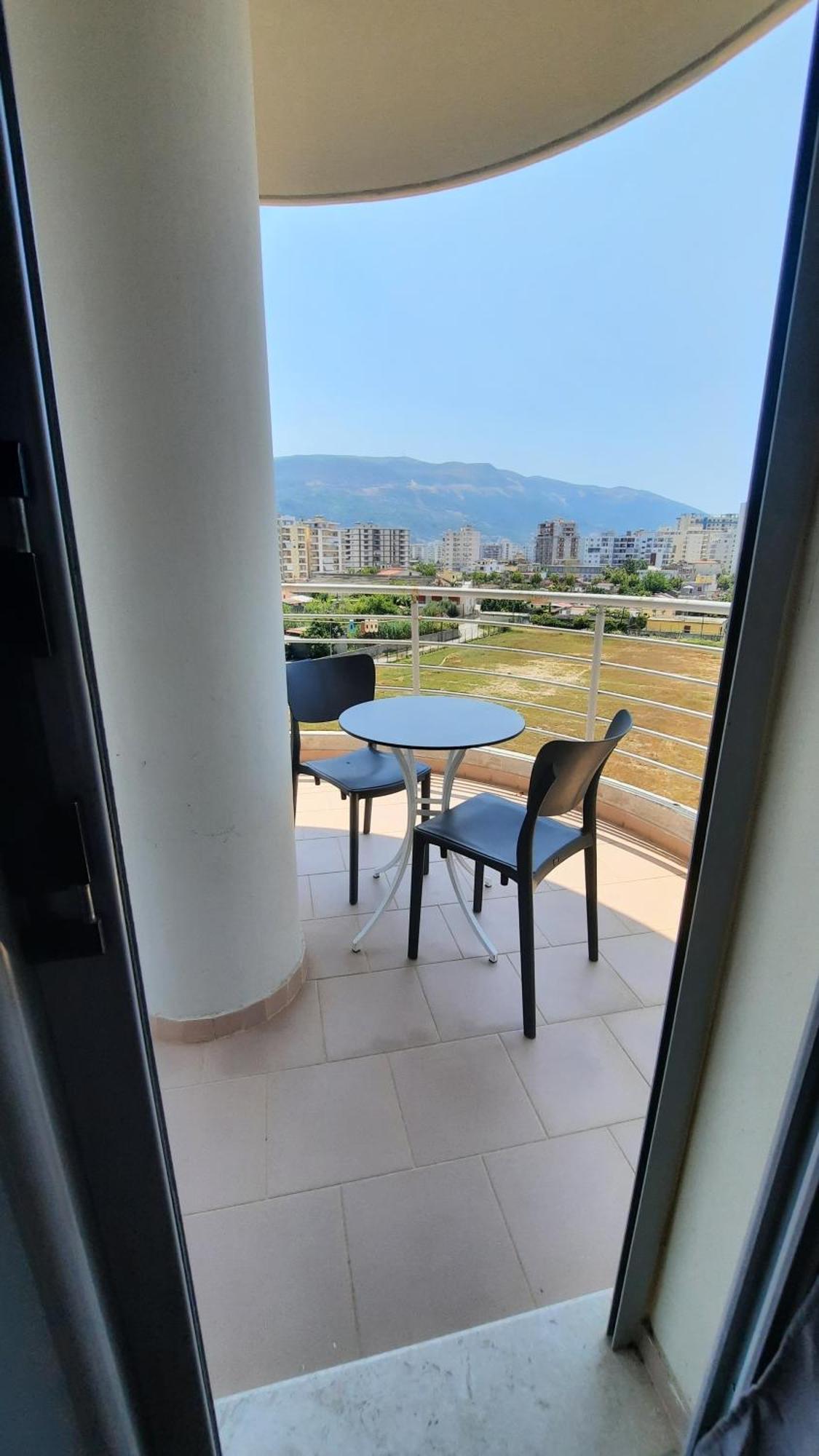 Disy Apartments Vlorë Exteriör bild